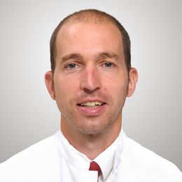 Dr. med. univ. Alexander Spiessberger, Oberarzt i.V. Wirbelsäulenchirurgie Alexander Spiessberger