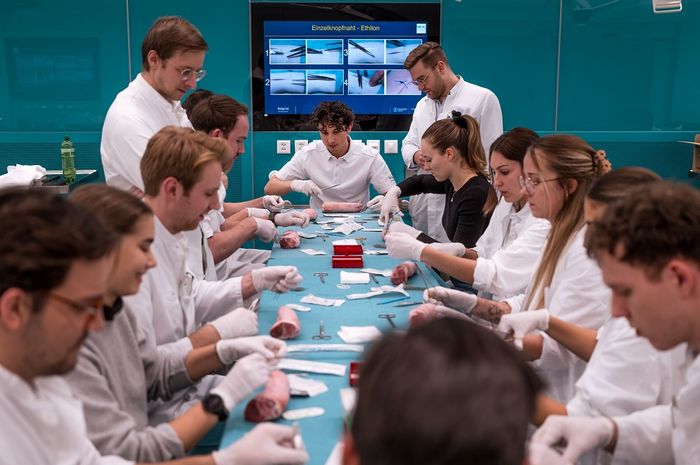 Medizinstudierende im Kurs