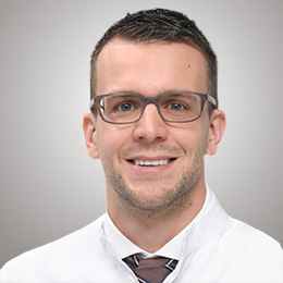 Portraitbild von Dominik Kaiser, Consultant Hip and Tumor Surgery